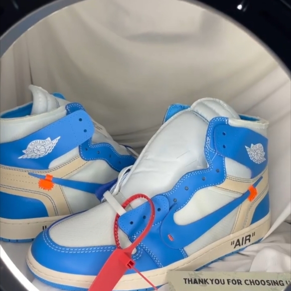 Aj 1 Off-White UNC - Picture 4 of 8